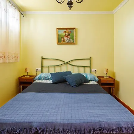 Con Jardin En Un Chale Apartment Bueu